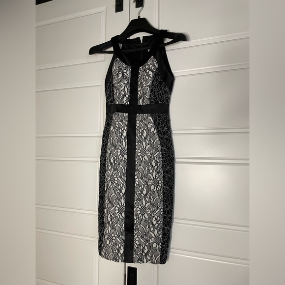 Cache Dresses & Skirts - Cache Black and white floral lace midi cocktail dress